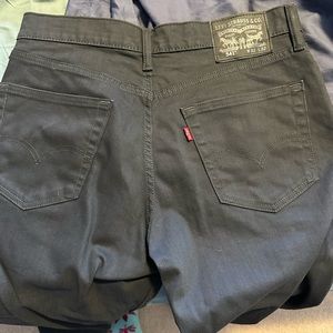 BNWOT Levi’s 541